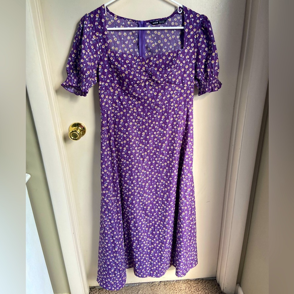 Pretty puff sleeved midi dress